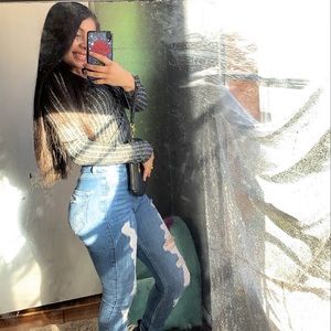 Meet your Posher, Anahi